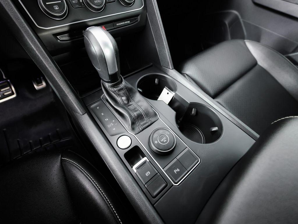 Volkswagen Atlas 2021.5 3.6L V6 SE w/Technology R-Line 4MOTION 2021