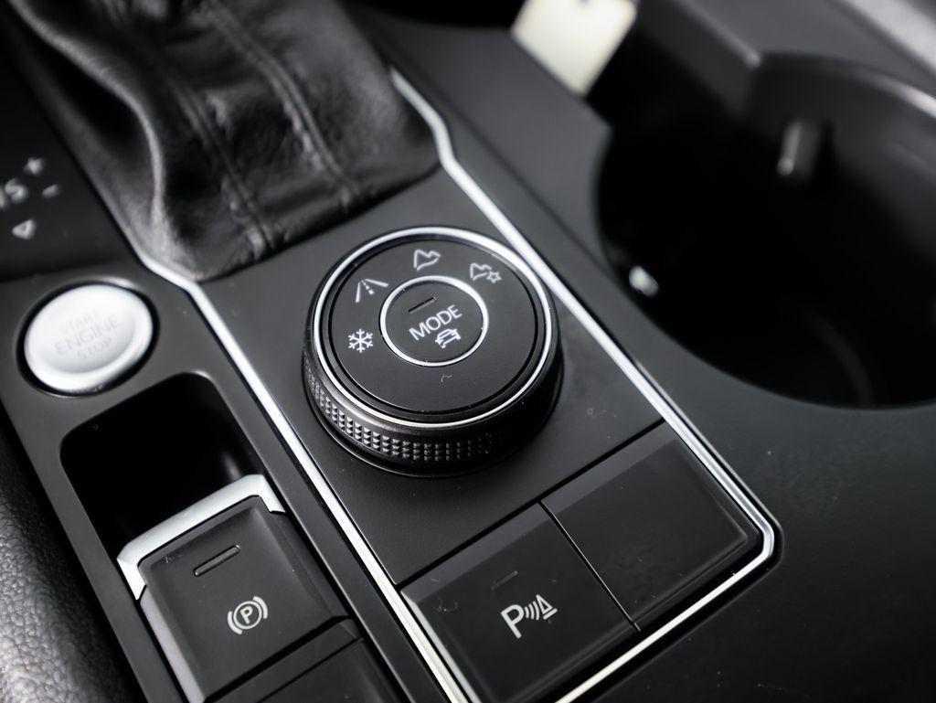 Volkswagen Atlas 2021.5 3.6L V6 SE w/Technology R-Line 4MOTION 2021