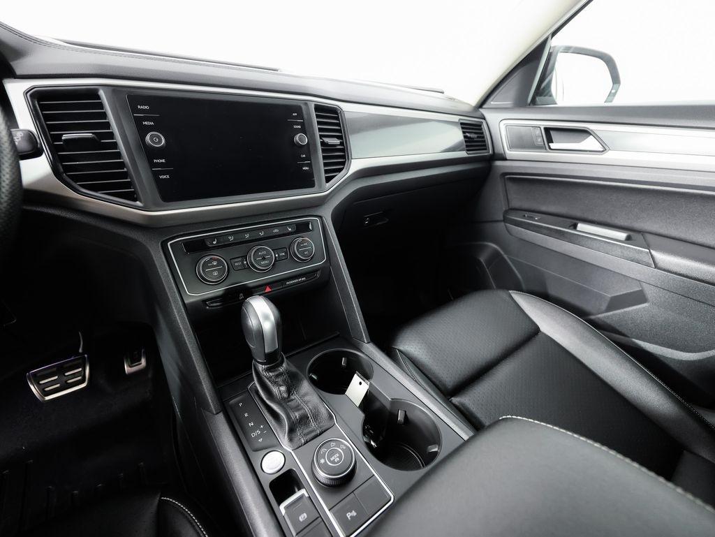 Volkswagen Atlas 2021.5 3.6L V6 SE w/Technology R-Line 4MOTION 2021