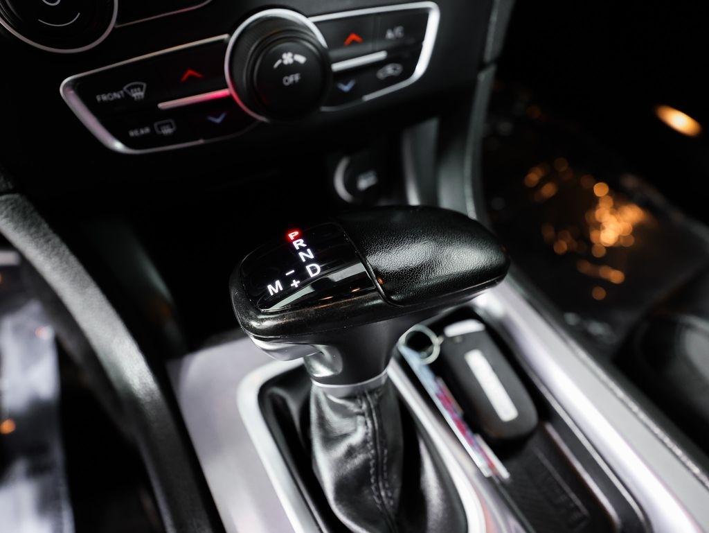 Dodge Charger SXT RWD 2022