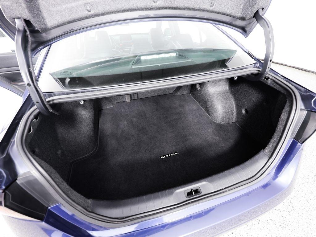 Nissan Altima 2.5 SR Sedan 2022