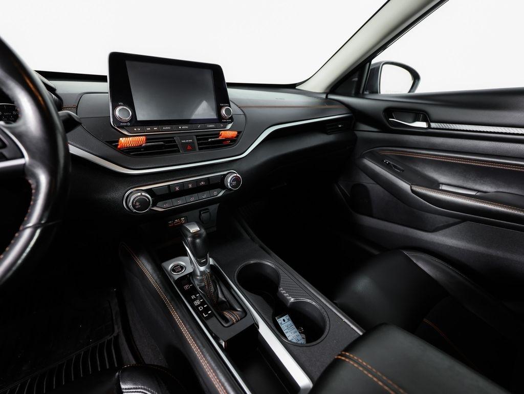 Nissan Altima 2.5 SR Sedan 2022