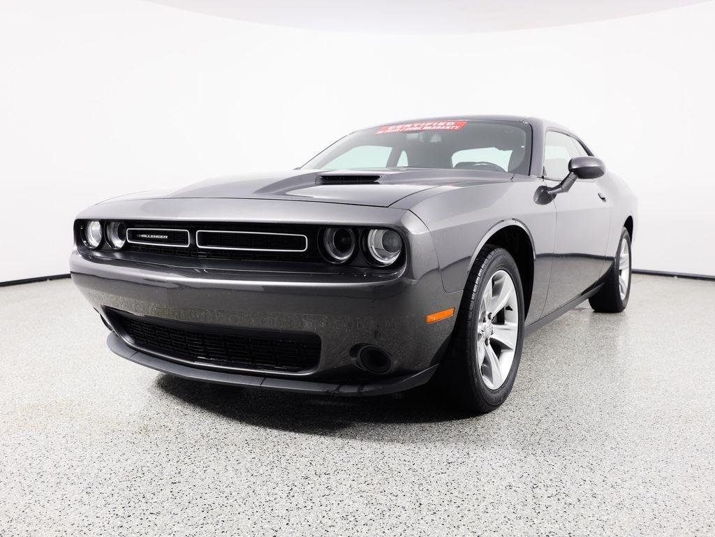 Dodge Challenger SXT RWD 2021