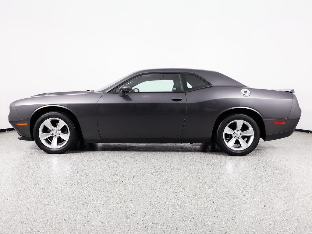 Dodge Challenger SXT RWD 2021