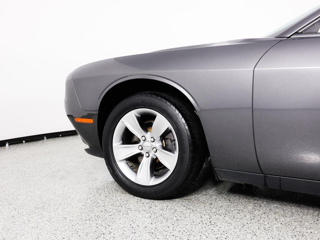 Dodge Challenger SXT RWD 2021