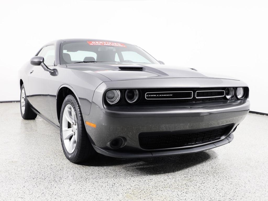 Dodge Challenger SXT RWD 2021