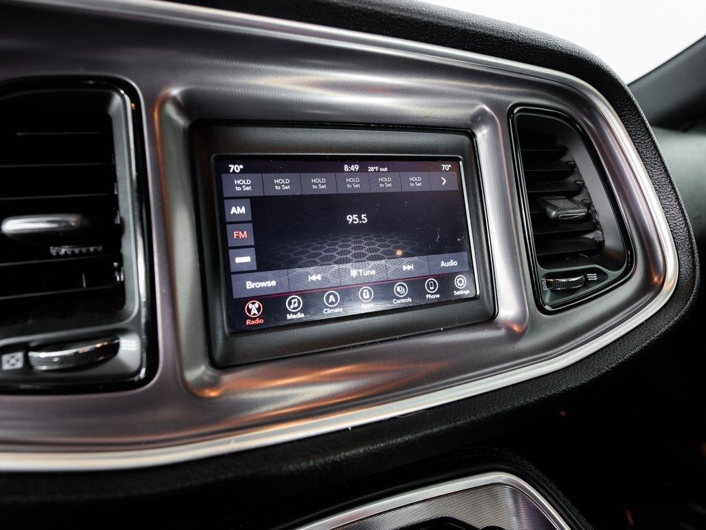 Dodge Challenger SXT RWD 2021