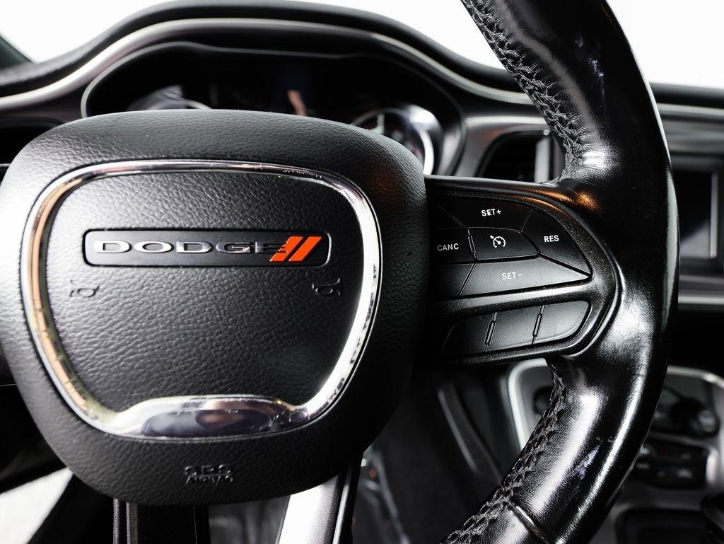 Dodge Challenger SXT RWD 2021