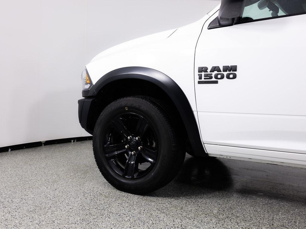 RAM 1500 Classic Warlock 4x4 Crew Cab 5'7" Box 2024