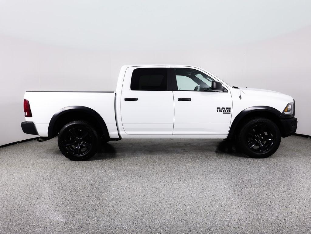 RAM 1500 Classic Warlock 4x4 Crew Cab 5'7" Box 2024