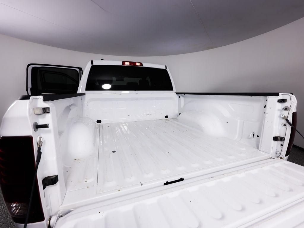 RAM 1500 Classic Warlock 4x4 Crew Cab 5'7" Box 2024