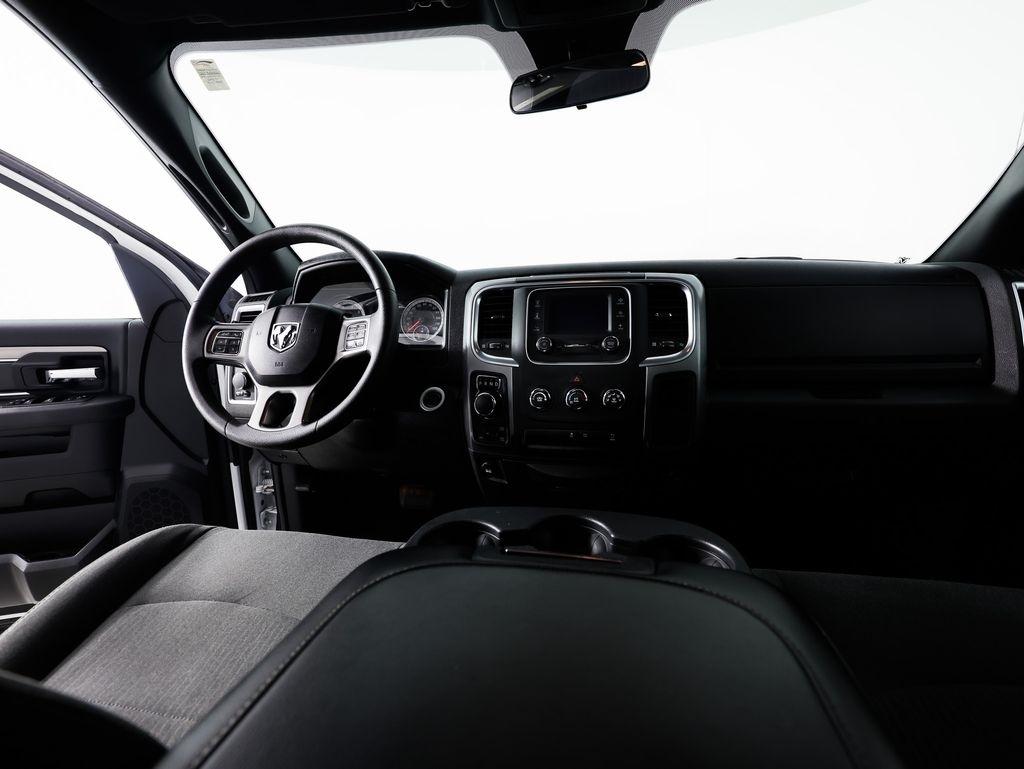 RAM 1500 Classic Warlock 4x4 Crew Cab 5'7" Box 2024