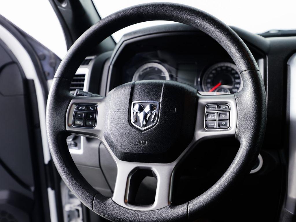 RAM 1500 Classic Warlock 4x4 Crew Cab 5'7" Box 2024