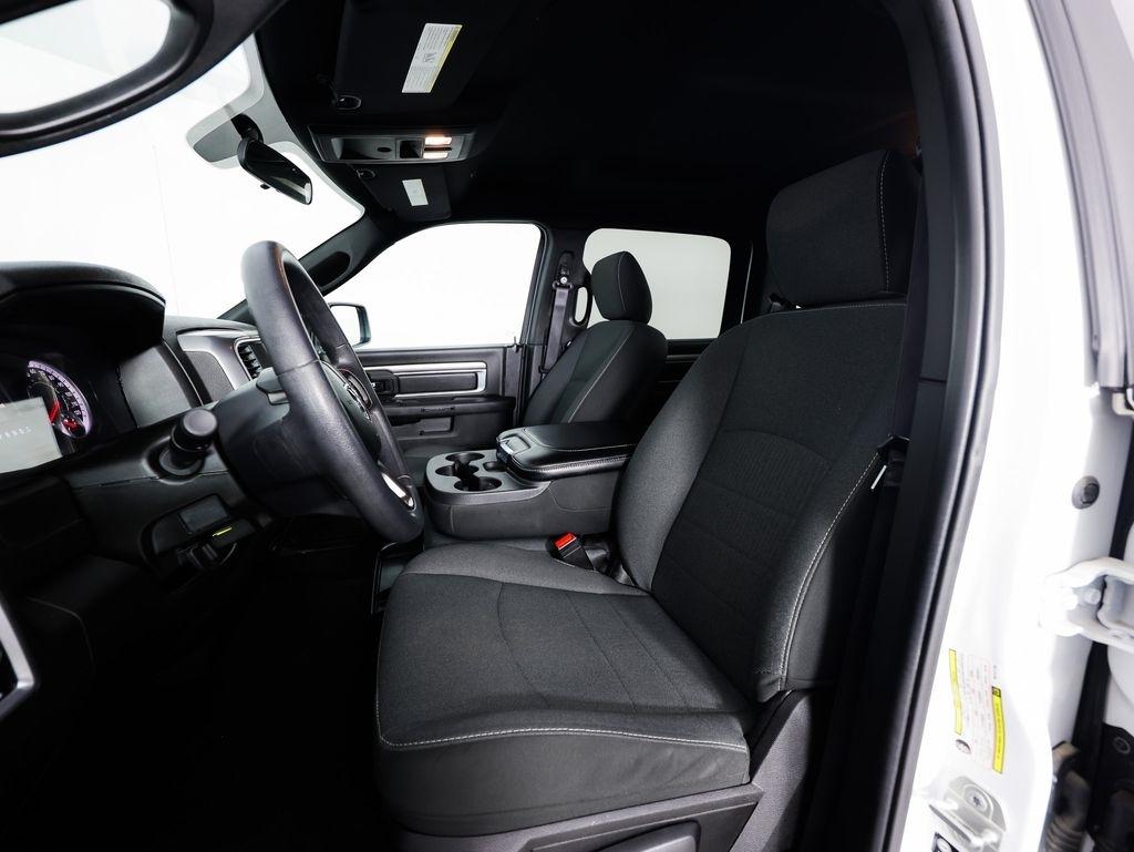 RAM 1500 Classic Warlock 4x4 Crew Cab 5'7" Box 2024