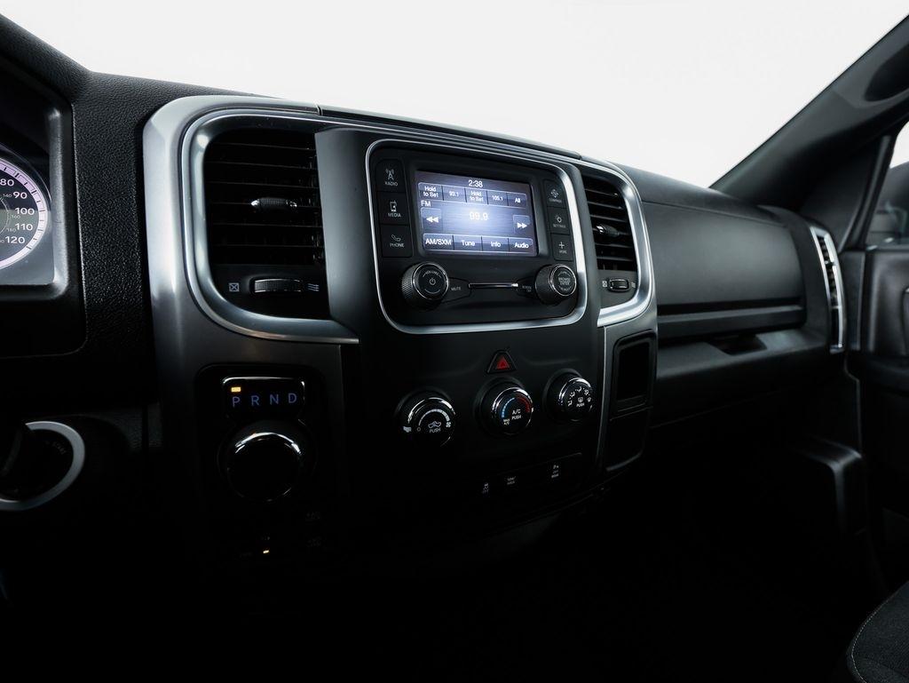 RAM 1500 Classic Warlock 4x4 Crew Cab 5'7" Box 2024