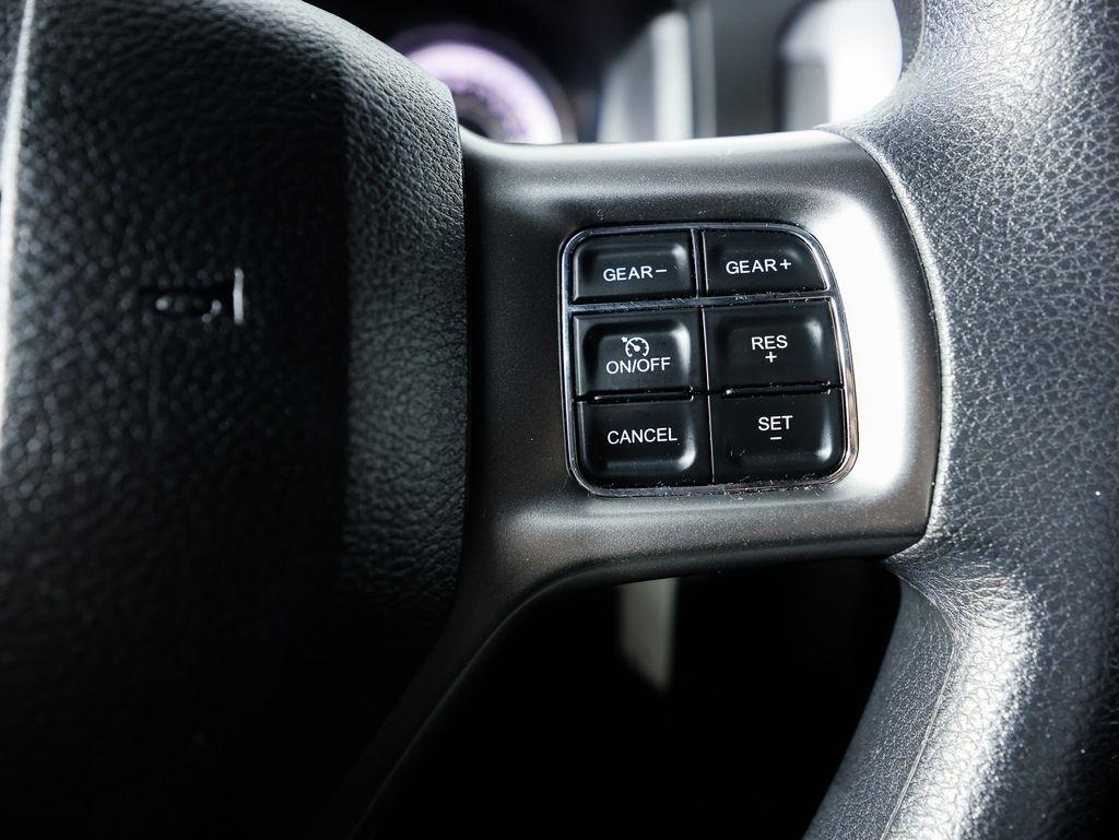 RAM 1500 Classic Warlock 4x4 Crew Cab 5'7" Box 2024