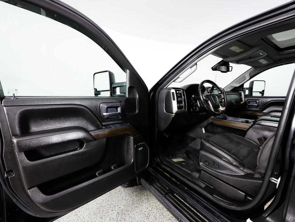 GMC Sierra 2500HD 4WD Crew Cab 153.7" Denali 2018