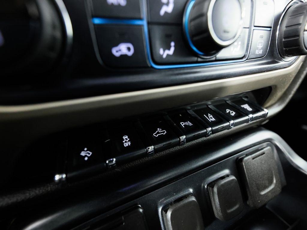 GMC Sierra 2500HD 4WD Crew Cab 153.7" Denali 2018