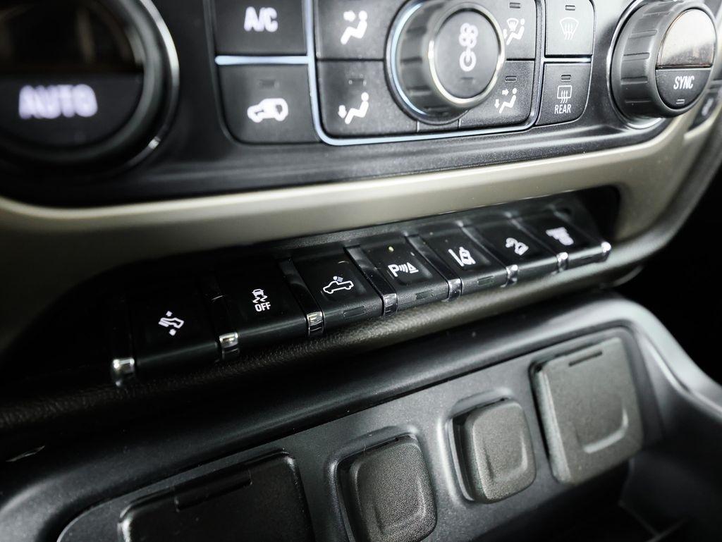 GMC Sierra 2500HD 4WD Crew Cab 153.7" Denali 2018