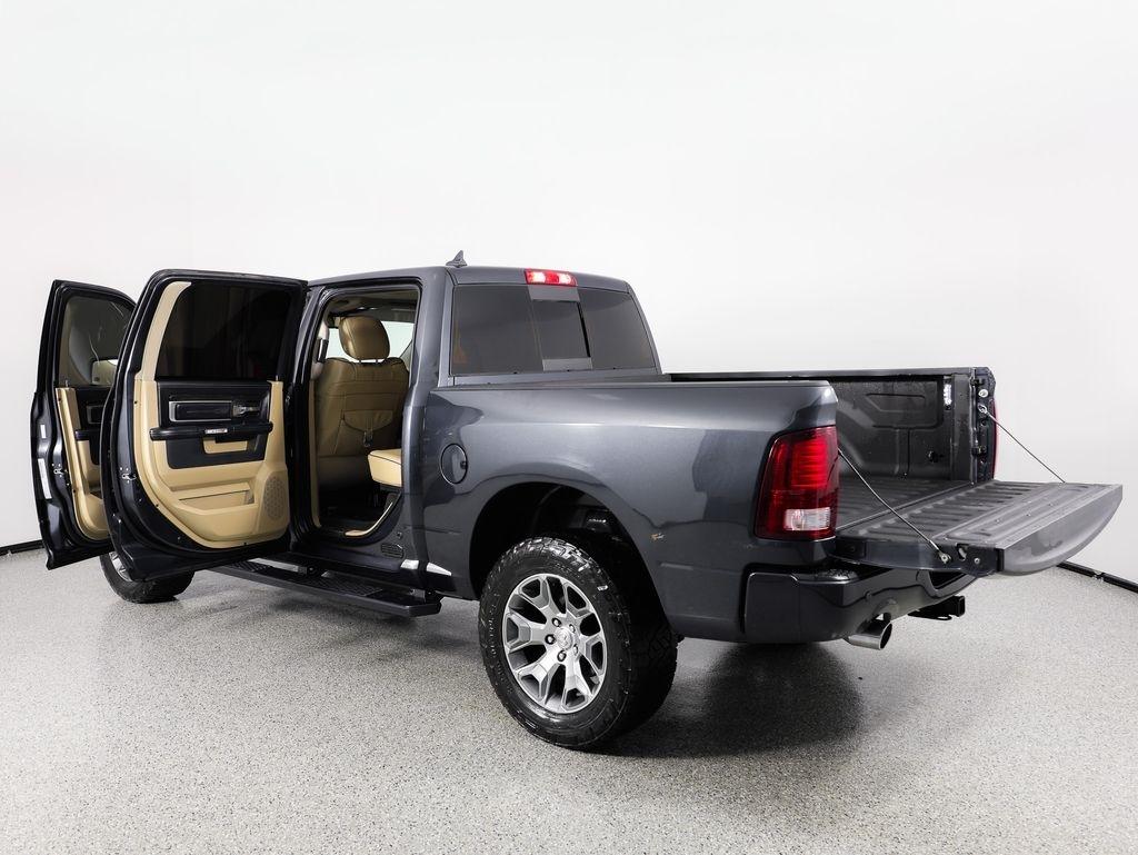 RAM 1500 Limited 4x4 Crew Cab 5'7" Box *Ltd Avail* 2018