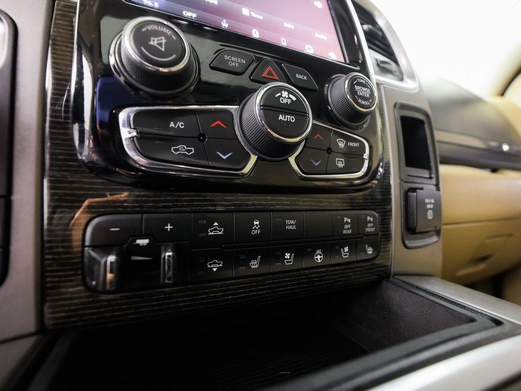 RAM 1500 Limited 4x4 Crew Cab 5'7" Box *Ltd Avail* 2018