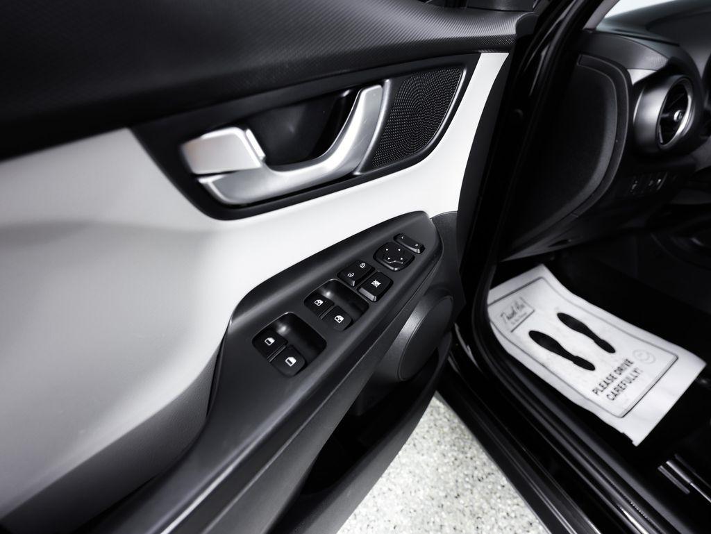 Hyundai Kona SEL Auto AWD 2022