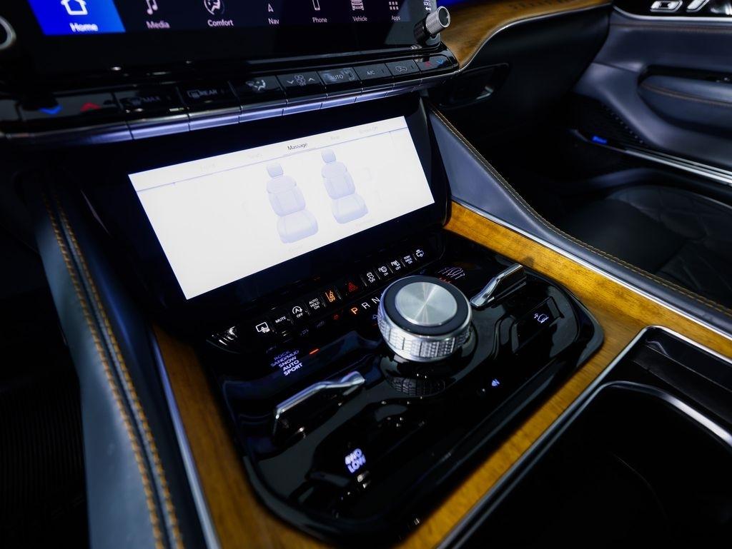 Jeep Grand Wagoneer L Series III 4x4 2024