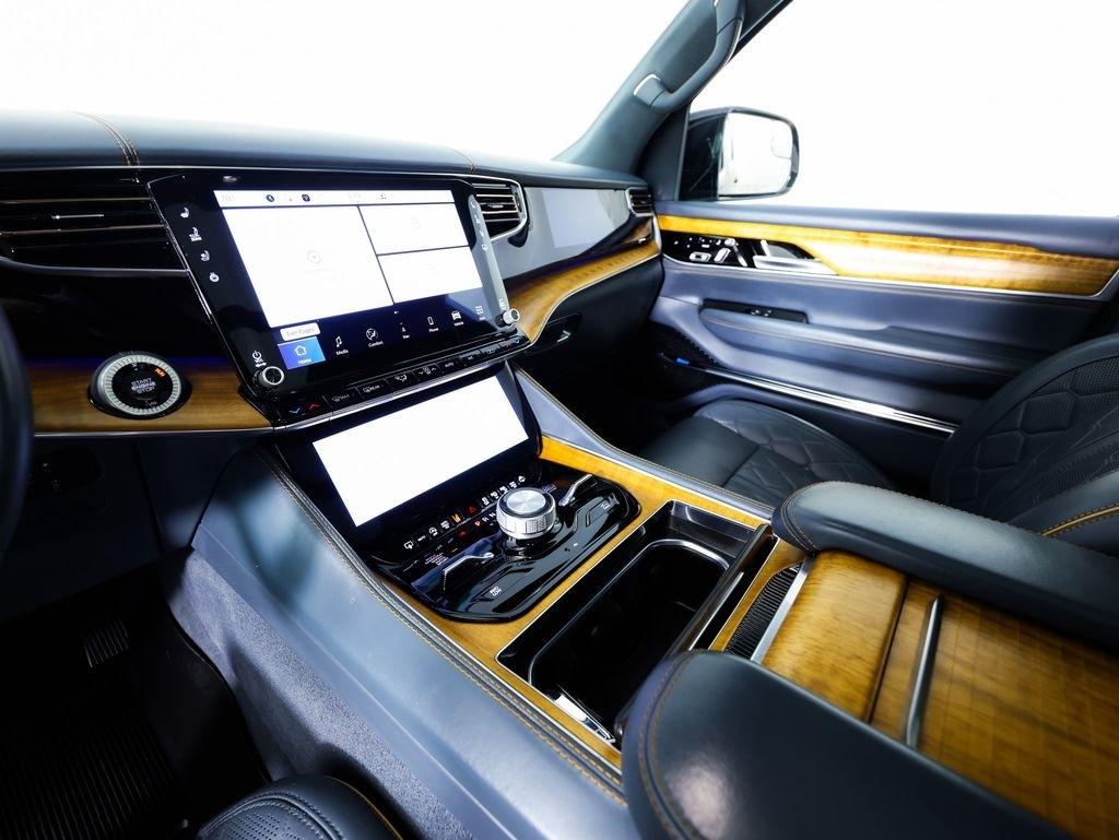 Jeep Grand Wagoneer L Series III 4x4 2024