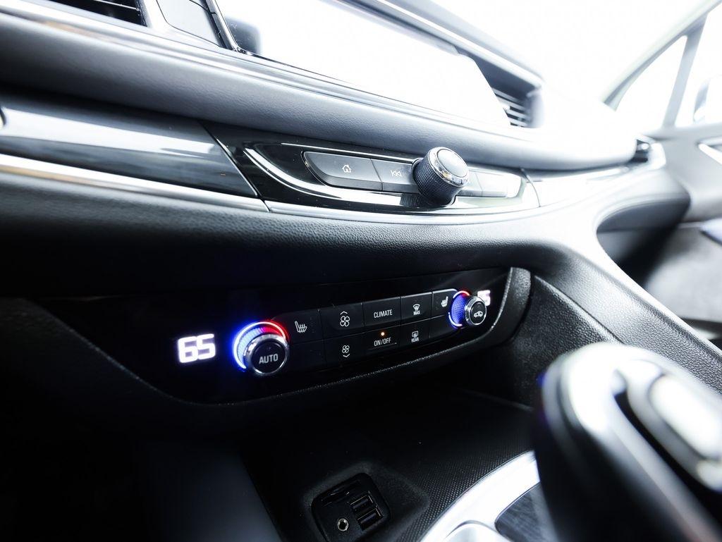 Buick Enclave FWD 4dr Essence 2021