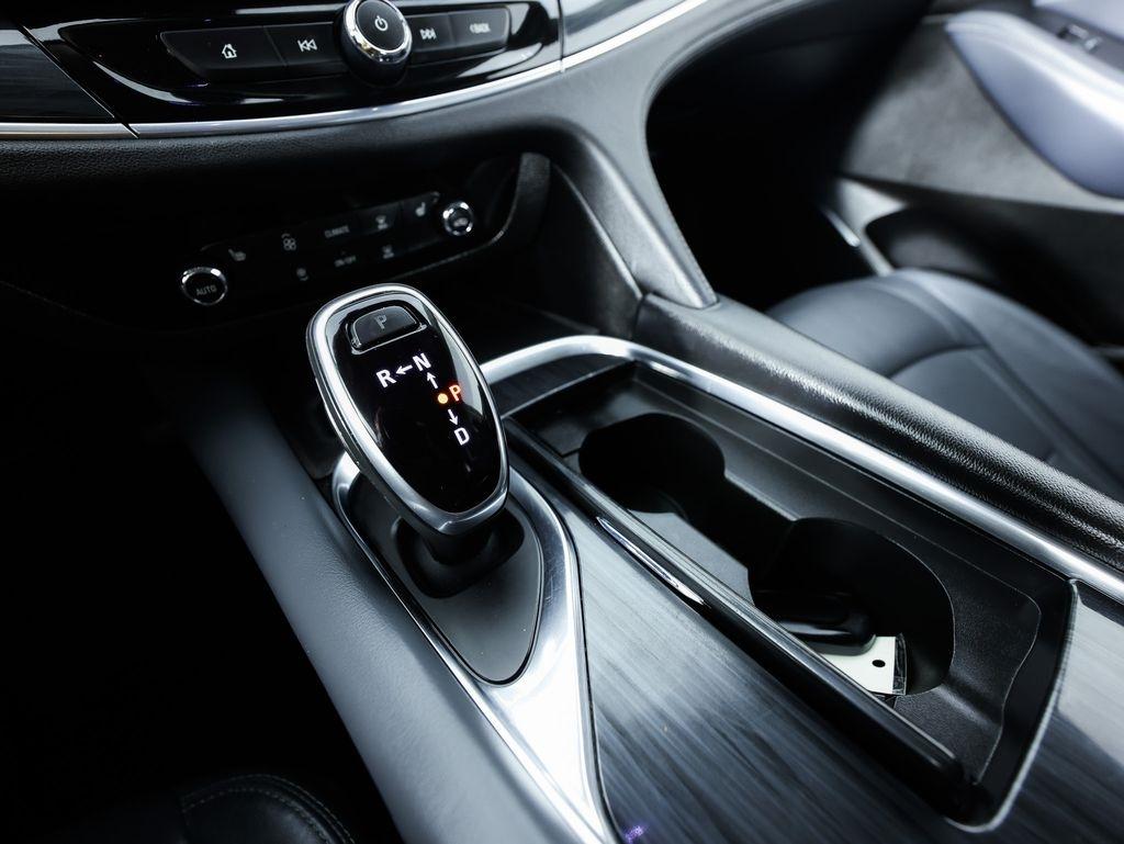 Buick Enclave FWD 4dr Essence 2021