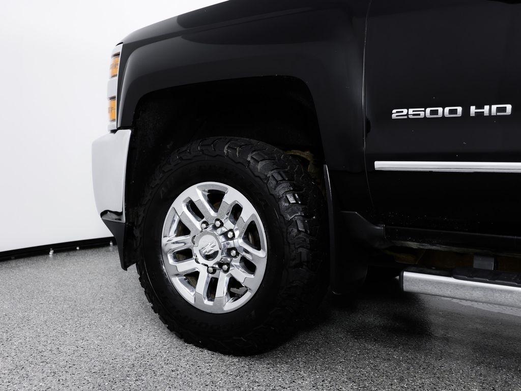 Chevrolet Silverado 2500HD Built After Aug 14 4WD Crew Cab 153.7" LTZ 2015