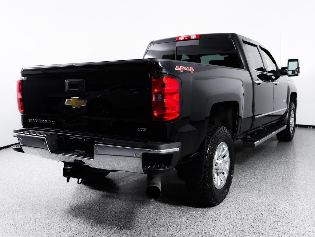 Chevrolet Silverado 2500HD Built After Aug 14 4WD Crew Cab 153.7" LTZ 2015