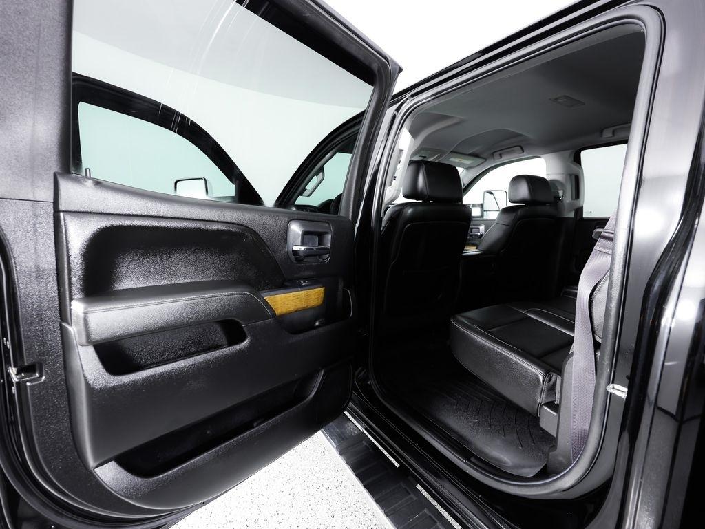 Chevrolet Silverado 2500HD Built After Aug 14 4WD Crew Cab 153.7" LTZ 2015