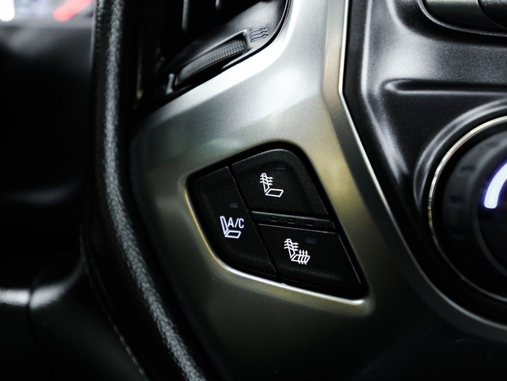 Chevrolet Silverado 2500HD Built After Aug 14 4WD Crew Cab 153.7" LTZ 2015