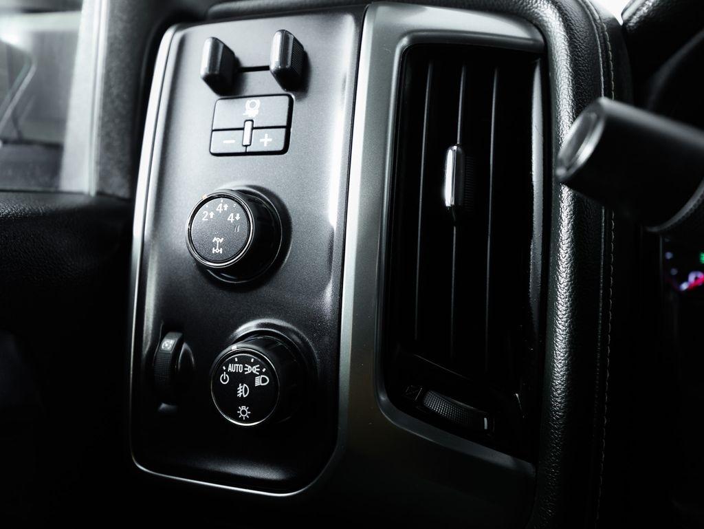 Chevrolet Silverado 2500HD Built After Aug 14 4WD Crew Cab 153.7" LTZ 2015