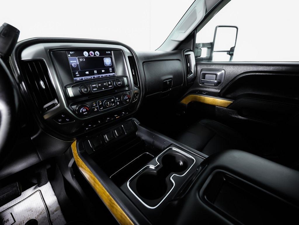 Chevrolet Silverado 2500HD Built After Aug 14 4WD Crew Cab 153.7" LTZ 2015