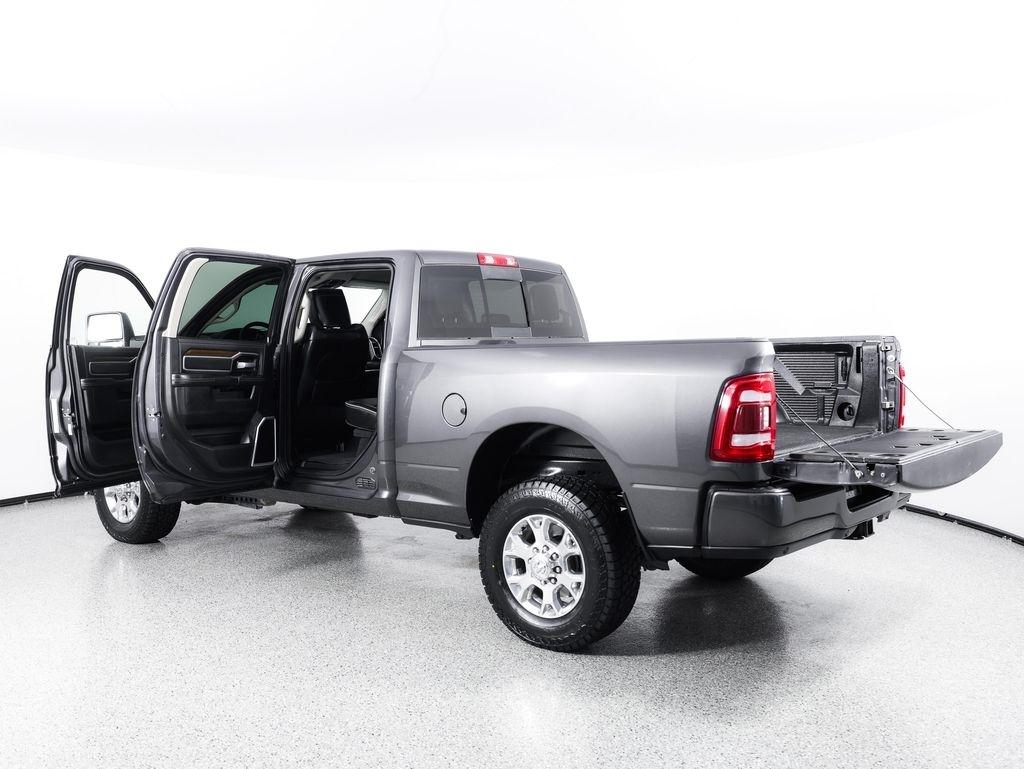 RAM 2500 Laramie 4x4 Crew Cab 6'4" Box 2024