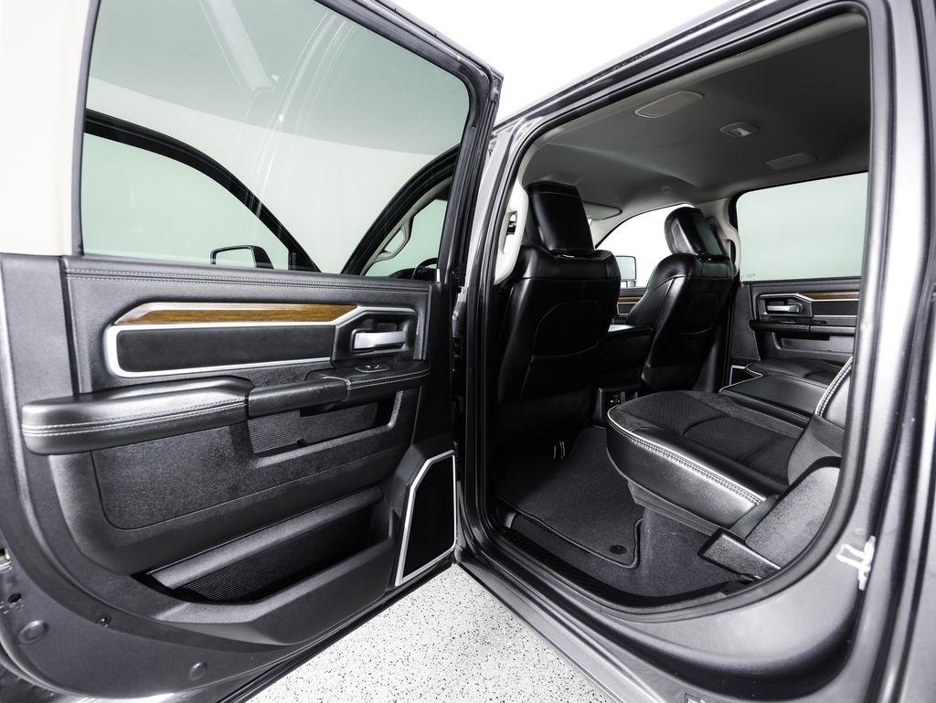 RAM 2500 Laramie 4x4 Crew Cab 6'4" Box 2024