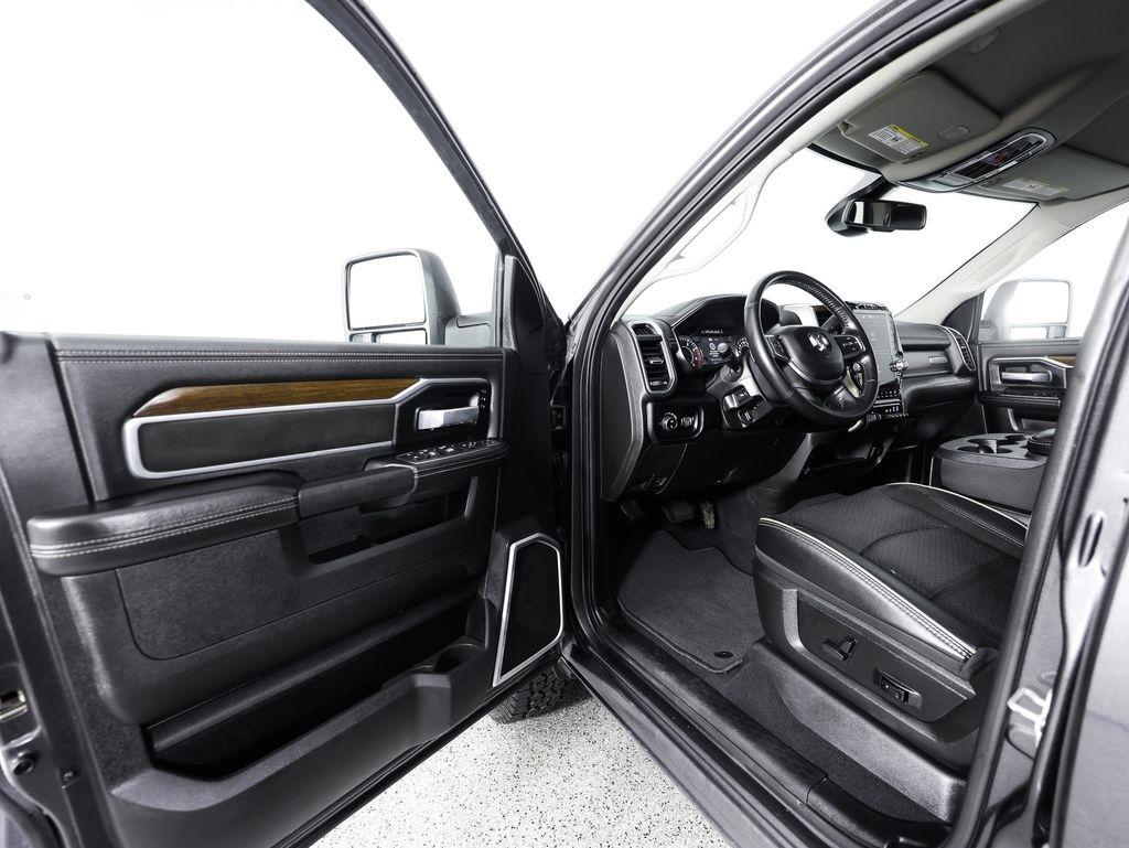 RAM 2500 Laramie 4x4 Crew Cab 6'4" Box 2024