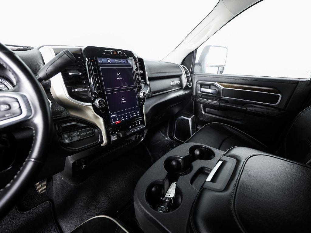 RAM 2500 Laramie 4x4 Crew Cab 6'4" Box 2024