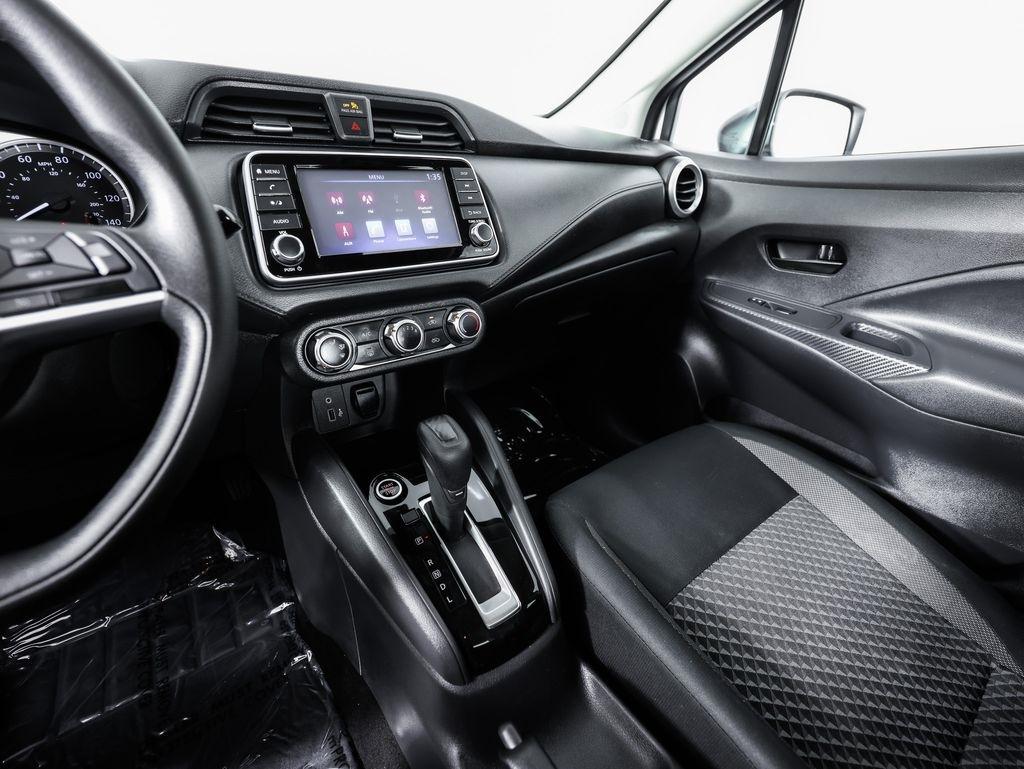 Nissan Versa S CVT 2020