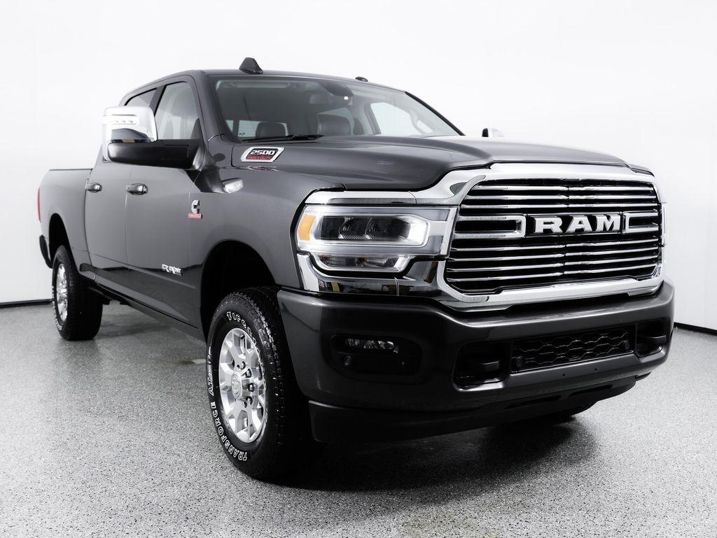RAM 2500 Laramie 4x4 Crew Cab 6'4" Box 2024