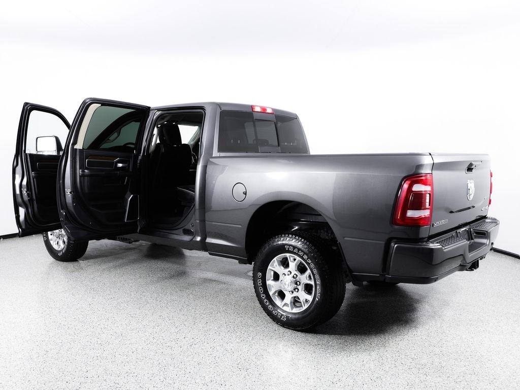 RAM 2500 Laramie 4x4 Crew Cab 6'4" Box 2024