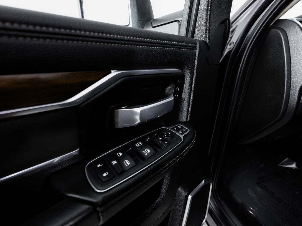 RAM 2500 Laramie 4x4 Crew Cab 6'4" Box 2024