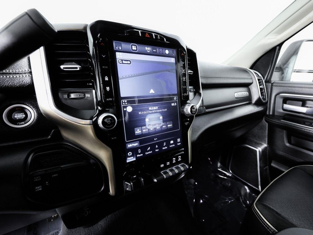 RAM 2500 Laramie 4x4 Crew Cab 6'4" Box 2024