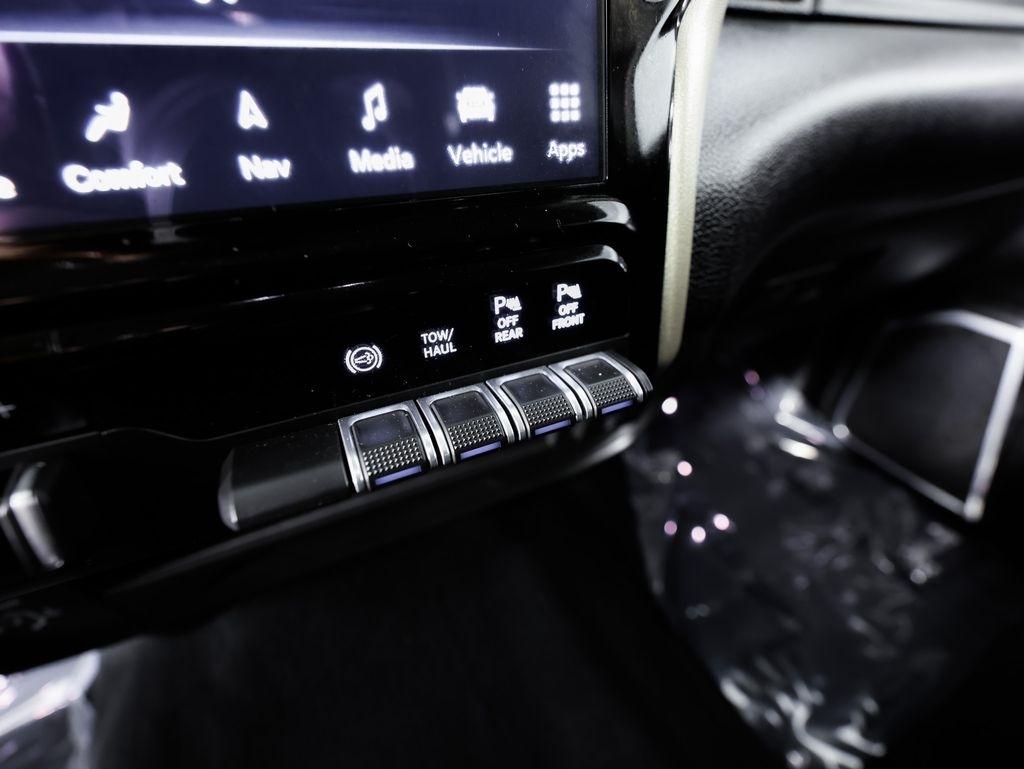 RAM 2500 Laramie 4x4 Crew Cab 6'4" Box 2024