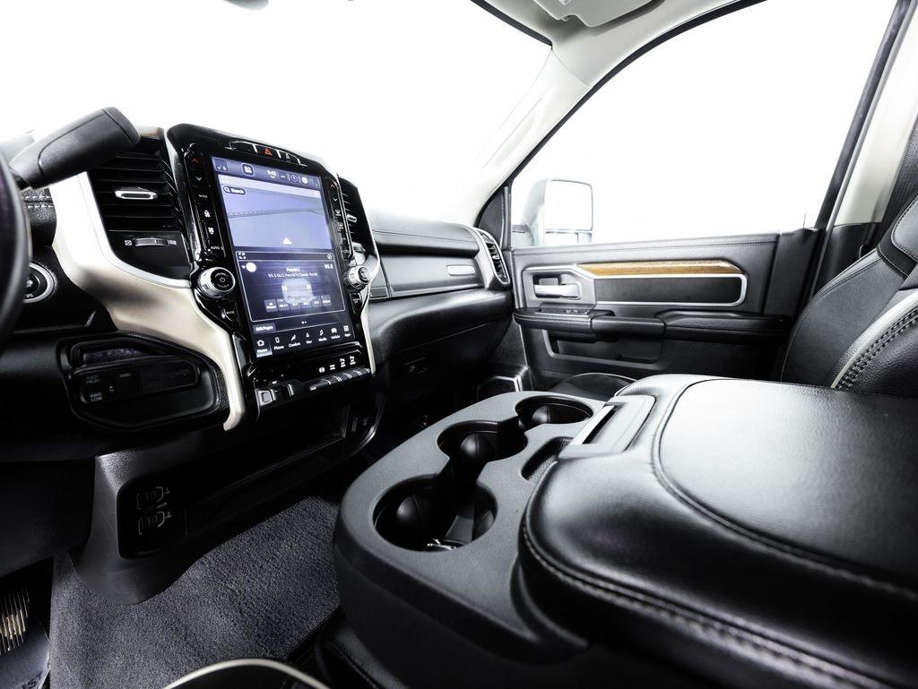 RAM 2500 Laramie 4x4 Crew Cab 6'4" Box 2024