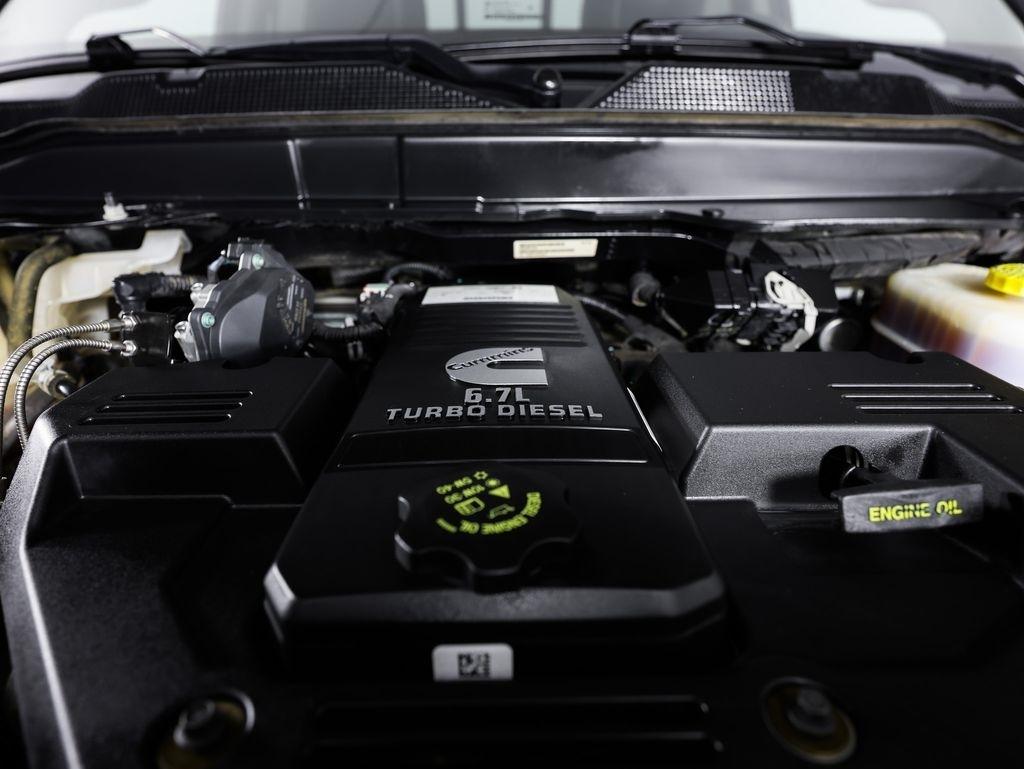 RAM 2500 Laramie 4x4 Crew Cab 6'4" Box 2024