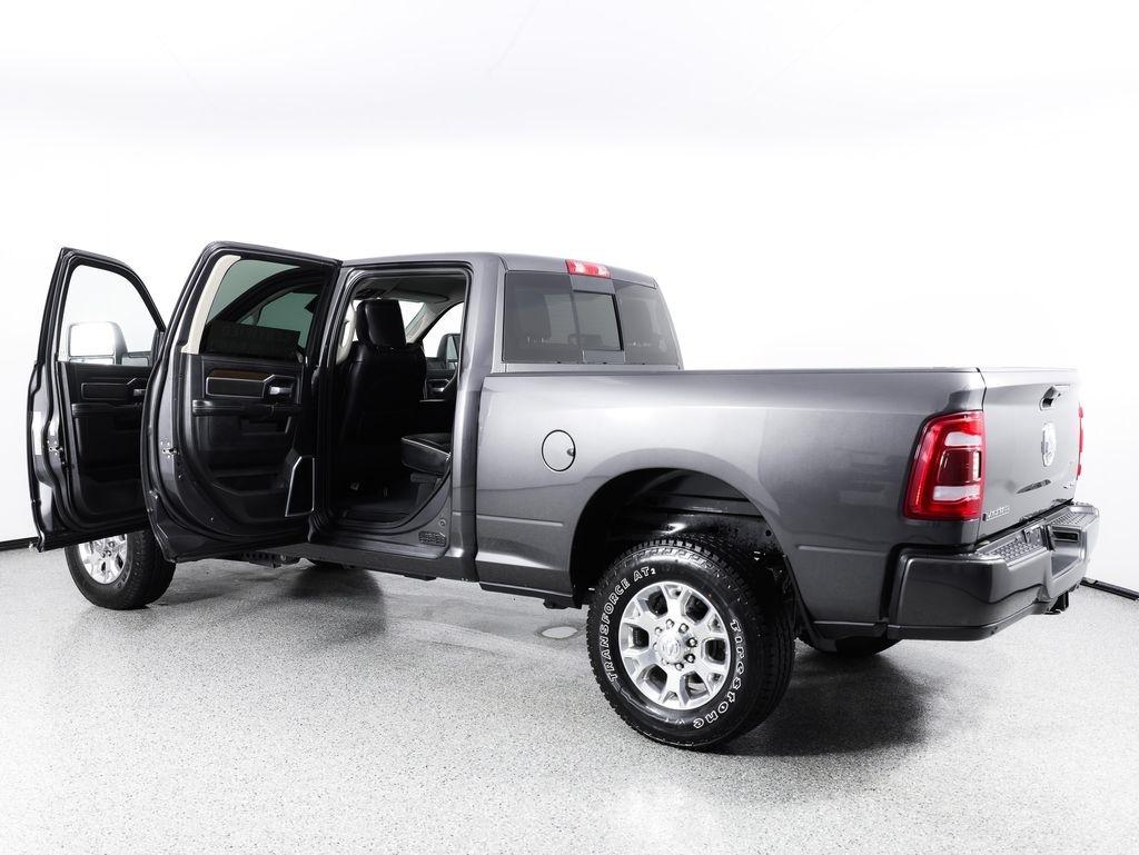 RAM 2500 Laramie 4x4 Crew Cab 6'4" Box 2024