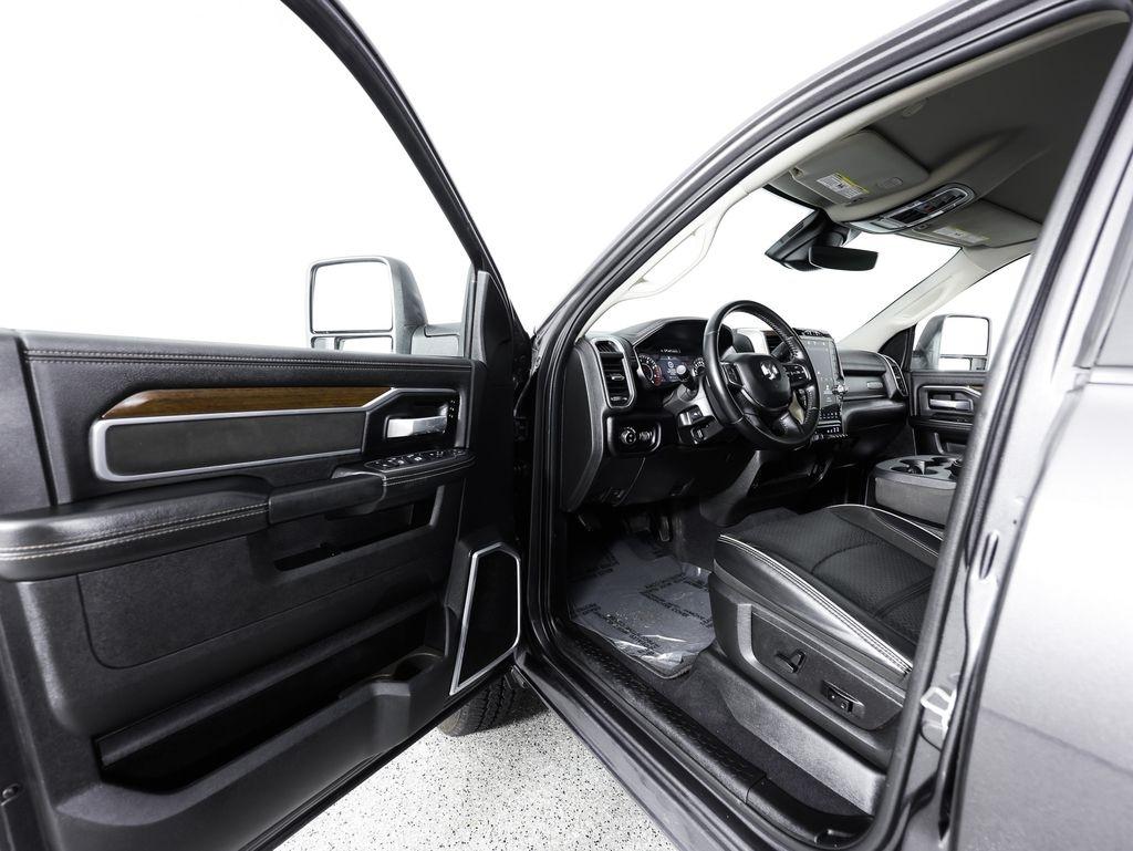 RAM 2500 Laramie 4x4 Crew Cab 6'4" Box 2024